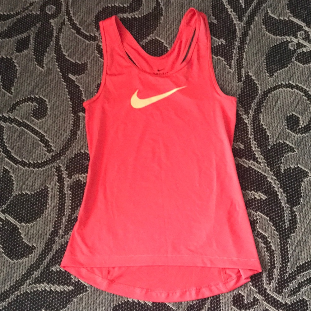 Nike dri-fit top